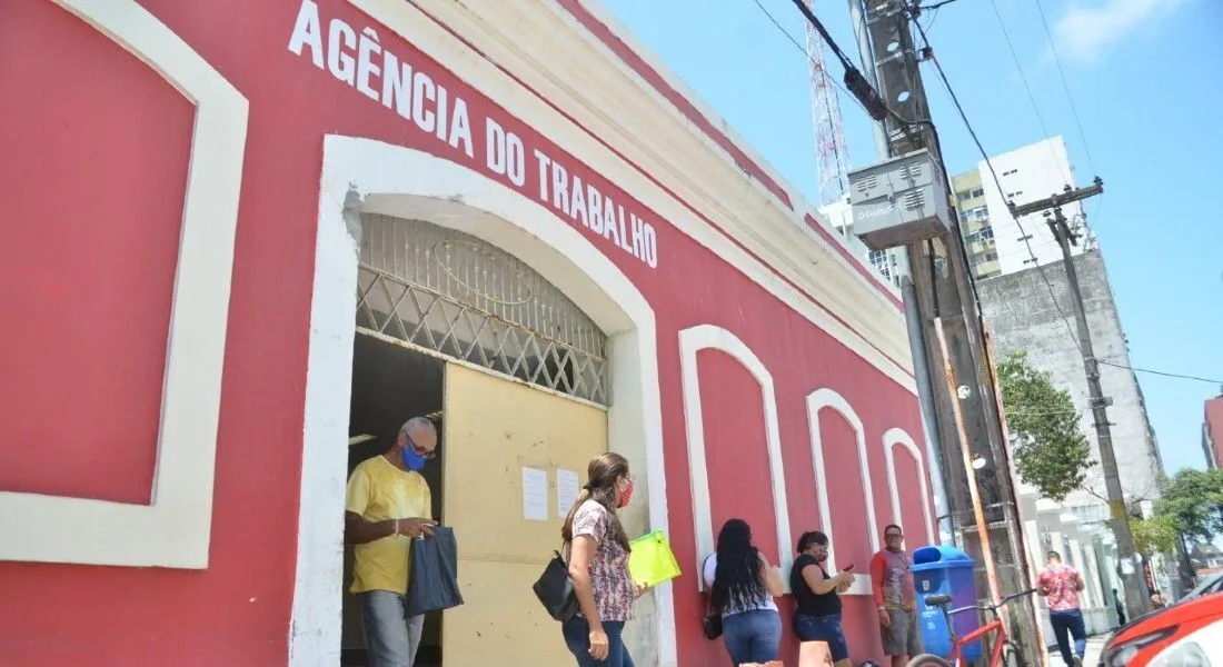 Agência do Trabalho oferece 563 vagas de emprego nesta terça-feira (27) em Pernambuco